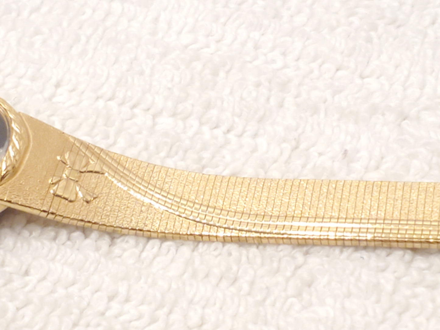 Vintage Elgin Diamond Quartz Women's Gold Tone Black Dial Watch Bowtie Bracelet