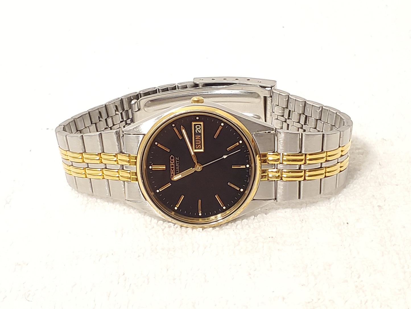 Vintage Seiko Men's Gold Tone Stainless Steel Day Date Quartz Watch Black Dial