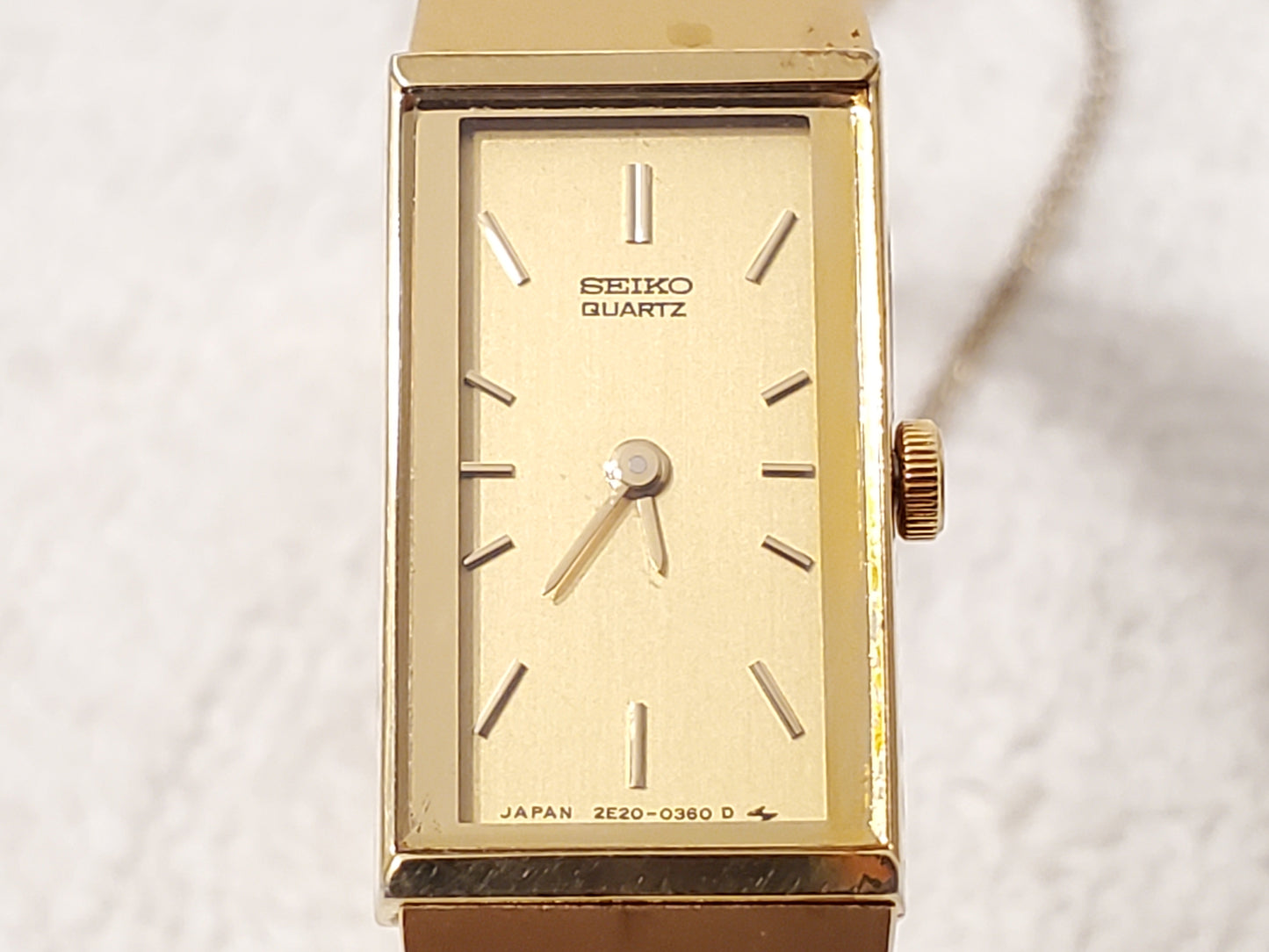 Vintage Seiko Women's Tank Watch Gold Plated Two Jewels S Steel Chain Base Metal