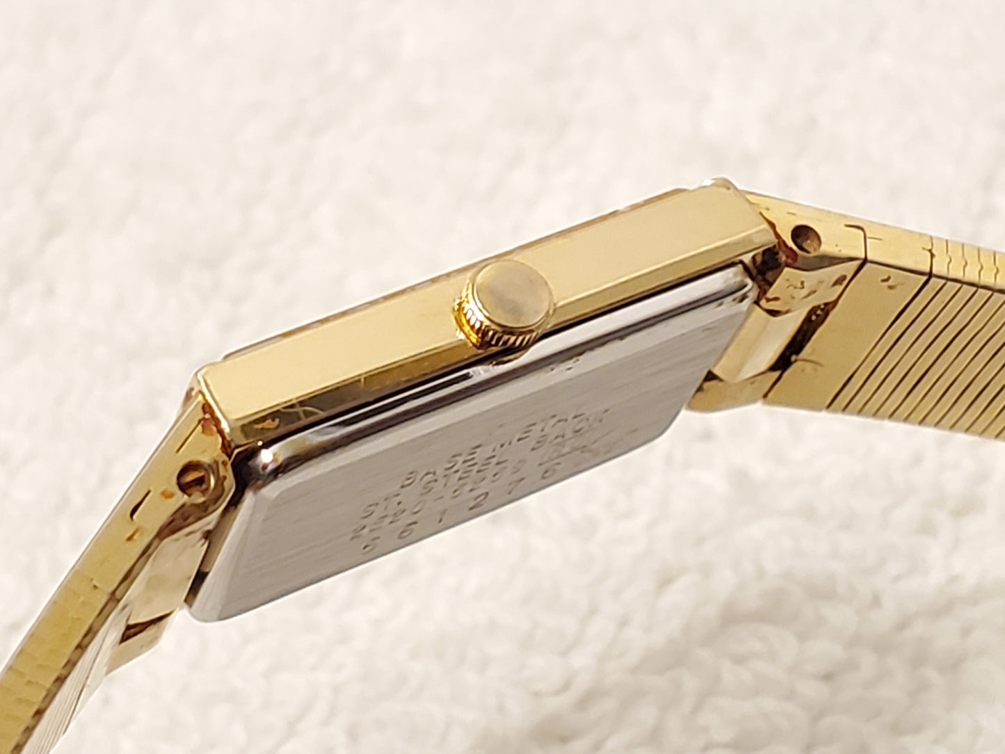 Vintage Seiko Women's Tank Watch Gold Plated Two Jewels S Steel Chain Base Metal