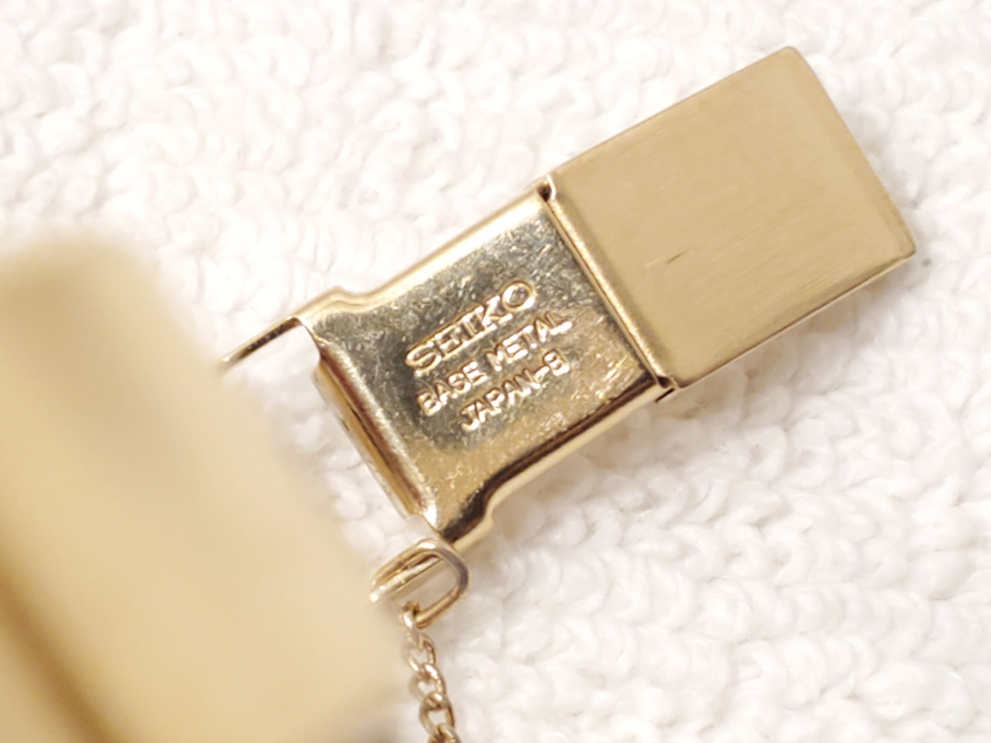 Vintage Seiko Women's Tank Watch Gold Plated Two Jewels S Steel Chain Base Metal