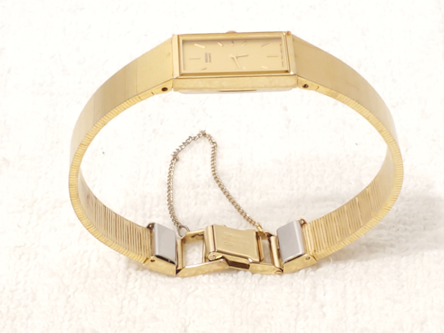 Vintage Seiko Women's Tank Watch Gold Plated Two Jewels S Steel Chain Base Metal