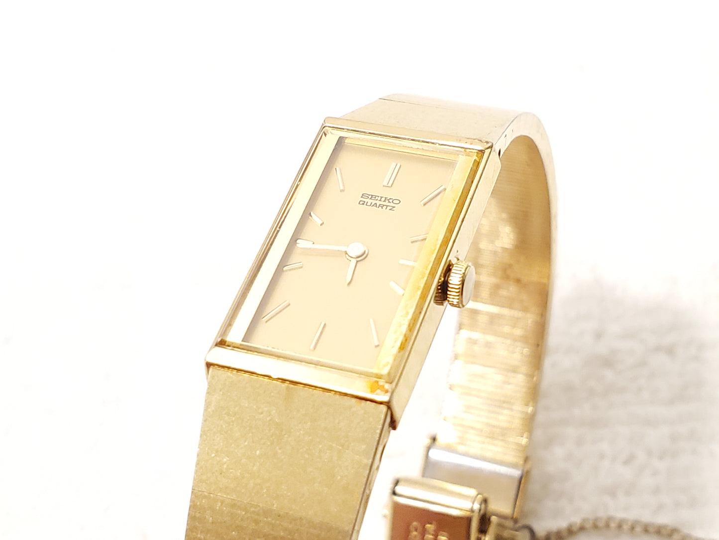 Vintage Seiko Women's Tank Watch Gold Plated Two Jewels S Steel Chain Base Metal