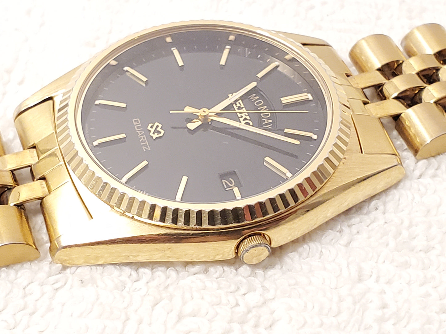 Vintage Seiko SQ Men's Gold Tone Presidential Day Date Watch Black Dial 1 Jewel