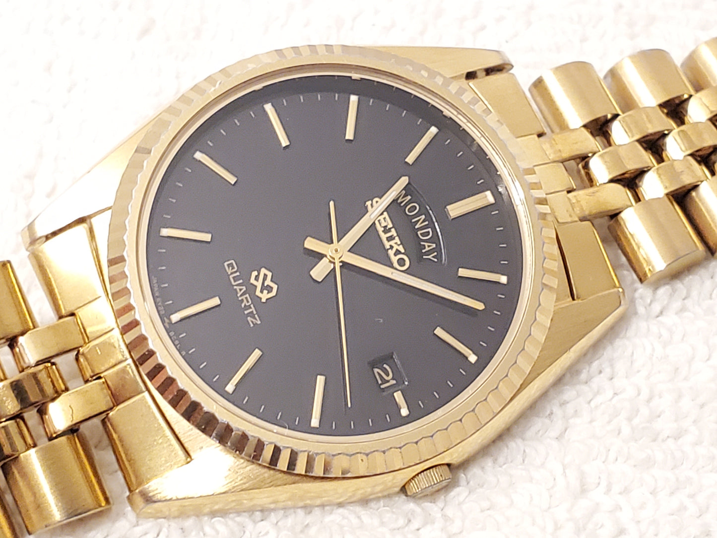 Vintage Seiko SQ Men's Gold Tone Presidential Day Date Watch Black Dial 1 Jewel