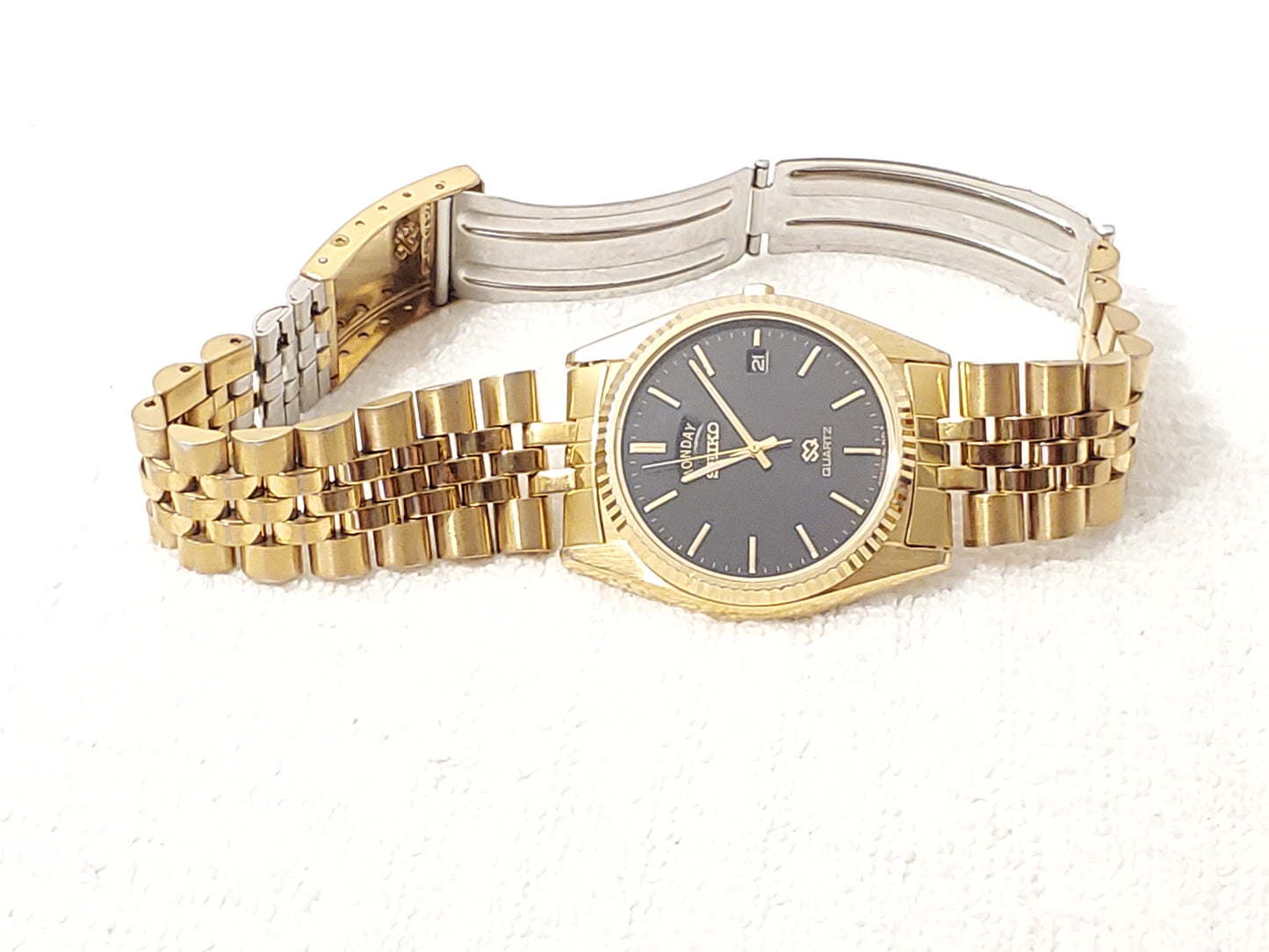 Vintage Seiko SQ Men's Gold Tone Presidential Day Date Watch Black Dial 1 Jewel