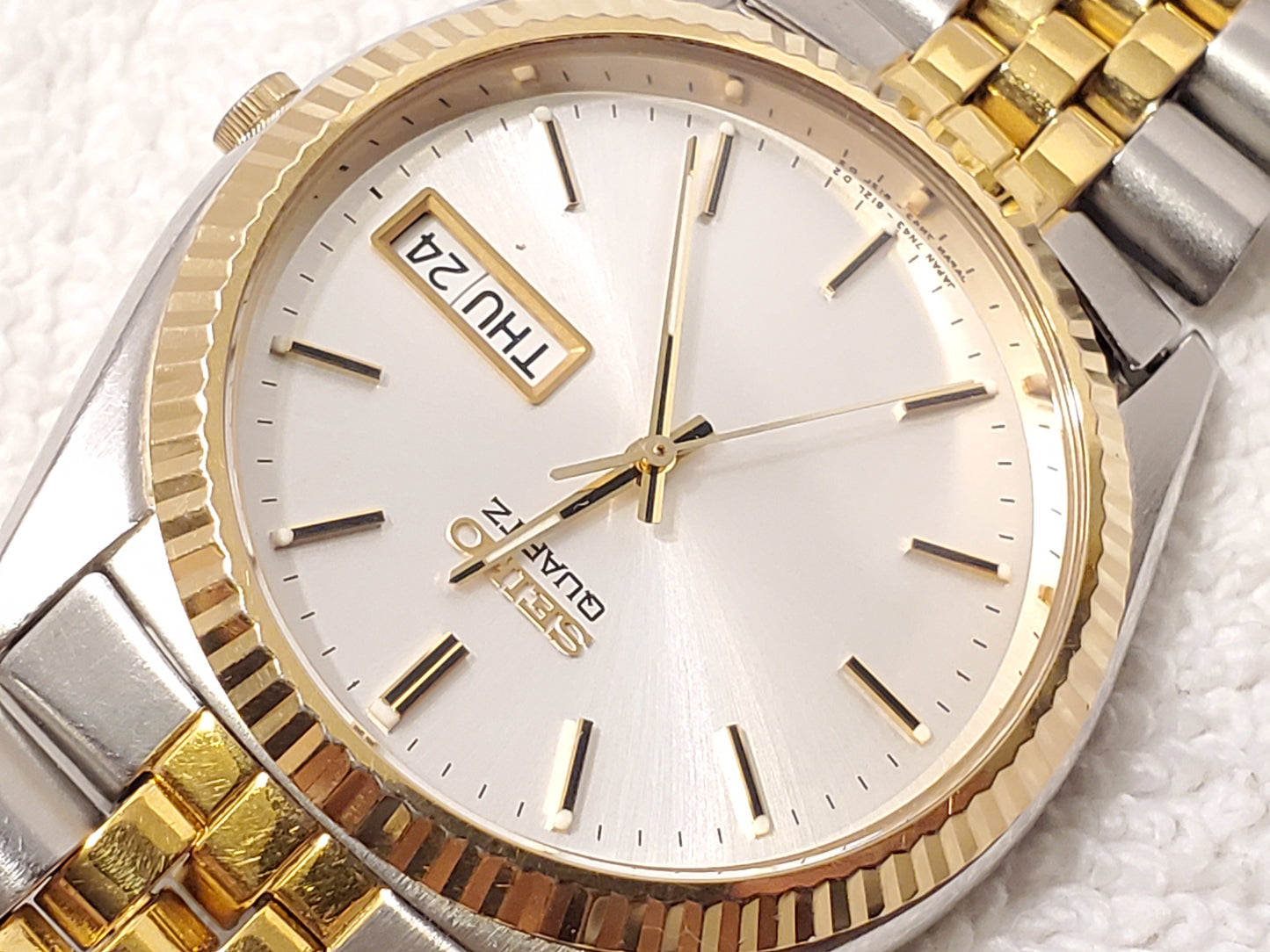 Vintage Seiko Men's Presidential Day Date Quartz Watch Gold Tone Stainless Steel
