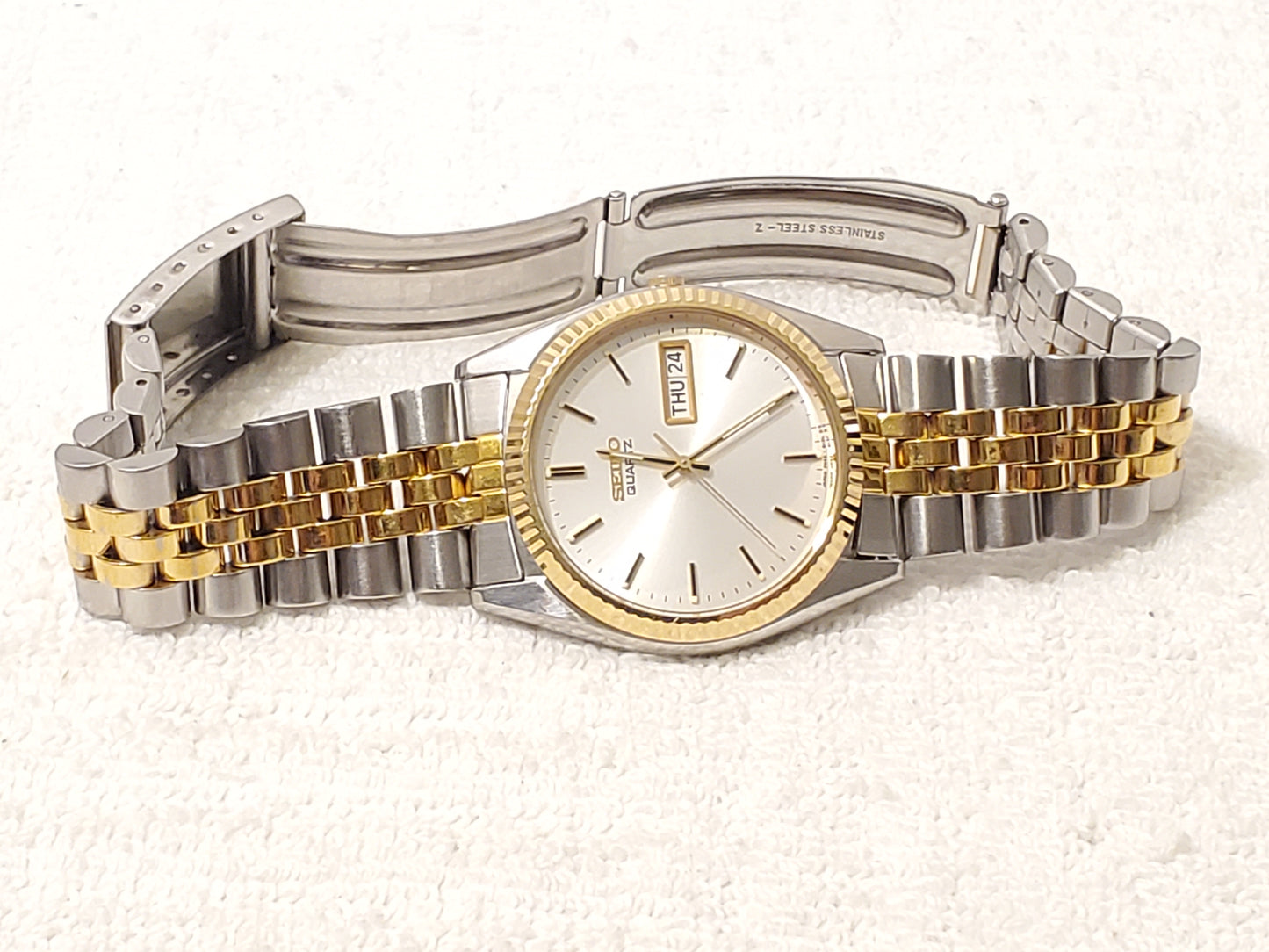 Vintage Seiko Men's Presidential Day Date Quartz Watch Gold Tone Stainless Steel