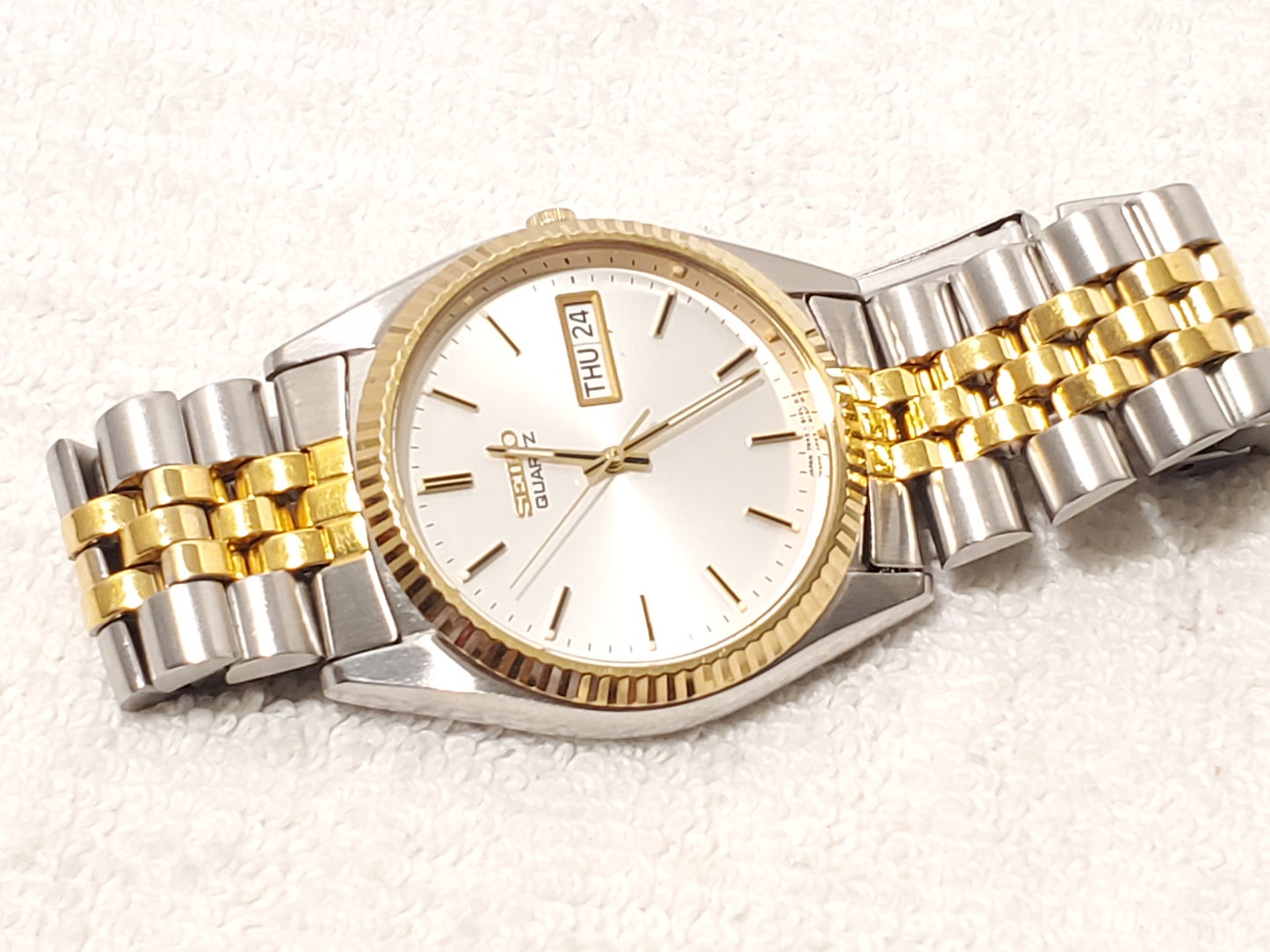 Vintage Seiko Men's Presidential Day Date Quartz Watch Gold Tone Stainless Steel