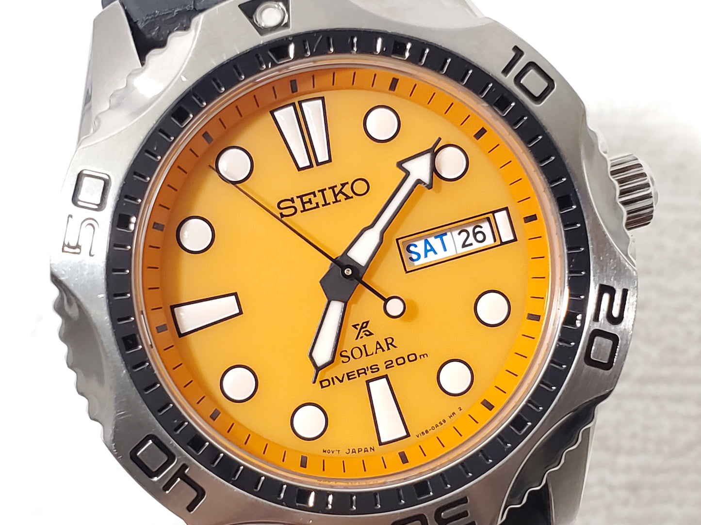 Seiko Solar Diver's 200 Meters Men's Day Date Orange Dial Watch 2 Jewels S Steel
