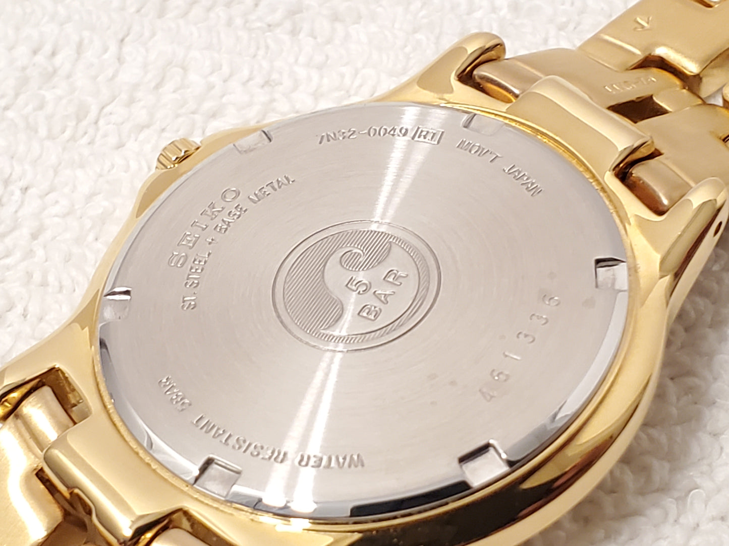 Vintage Seiko Gold Tone Date Men's Quartz Watch One Jewel Stainless Steel WR 50M