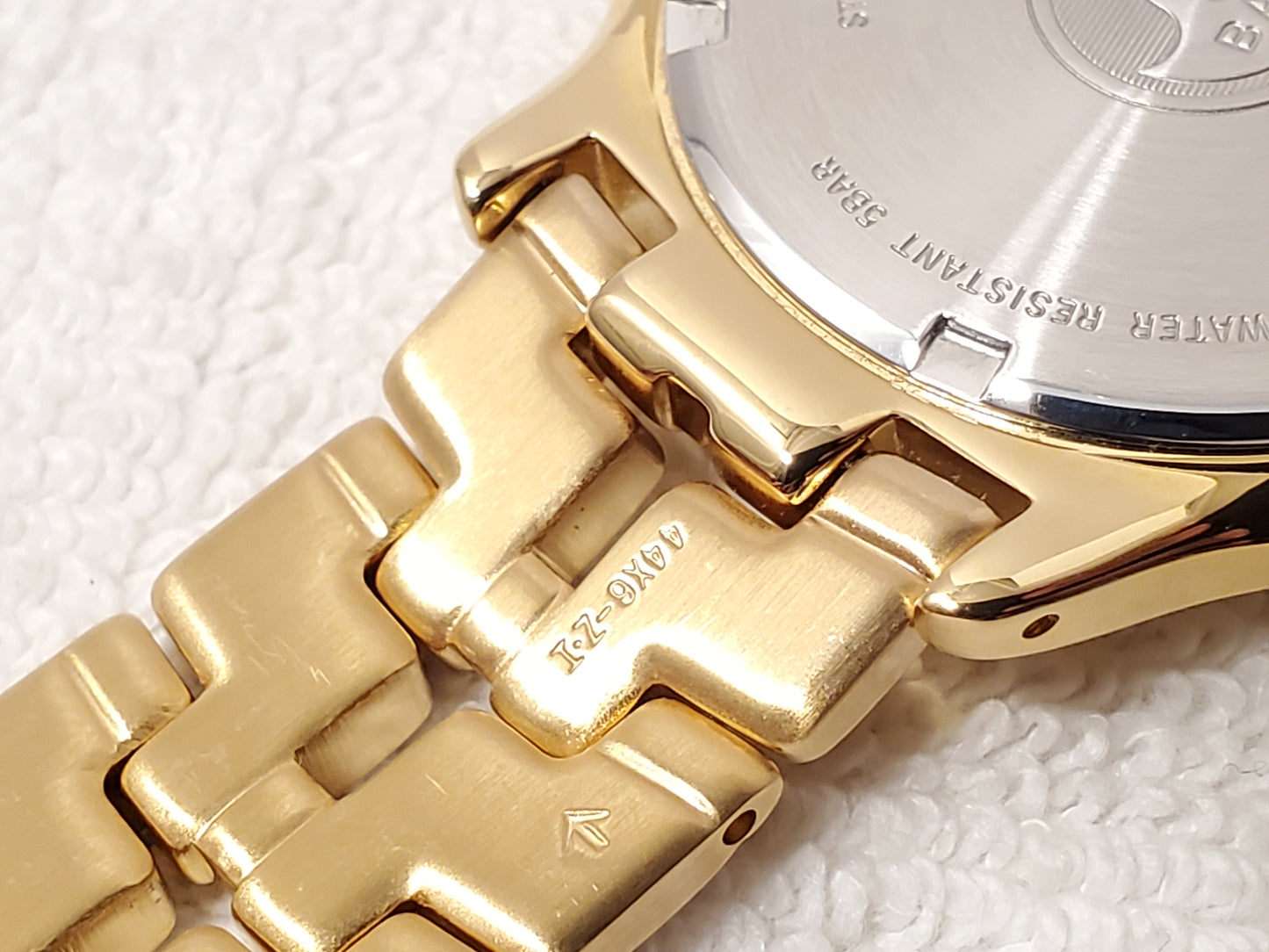 Vintage Seiko Gold Tone Date Men's Quartz Watch One Jewel Stainless Steel WR 50M