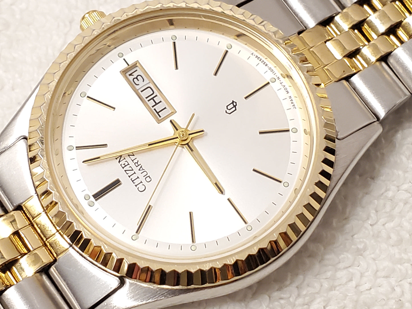 Vintage Citizen CQ Men's Day Date Presidental Watch Gold Tone Stainless Steel