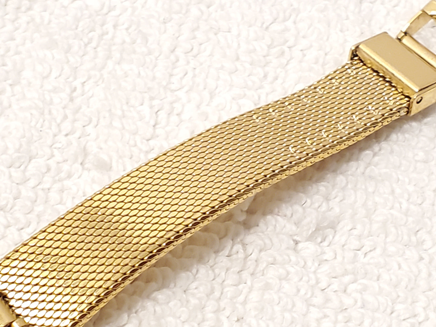 Vintage Seiko Women's Tank Gold Tone Quartz Watch Mesh Bracelet Base Metal SS