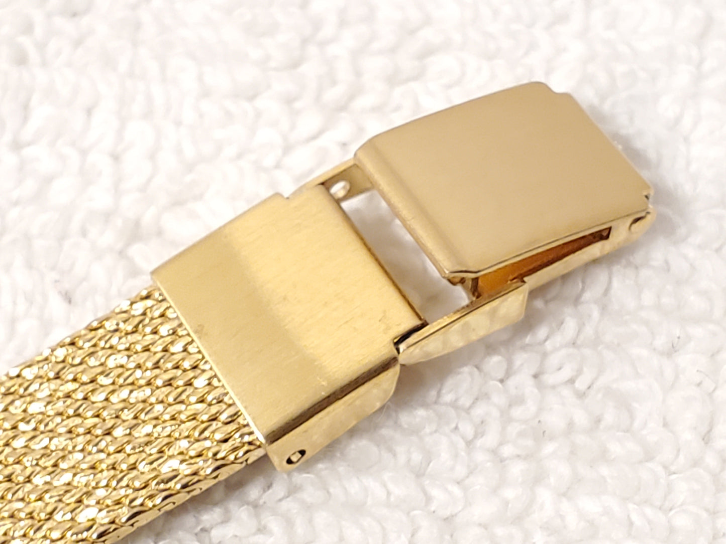 Vintage Seiko Women's Tank Gold Tone Quartz Watch Mesh Bracelet Base Metal SS