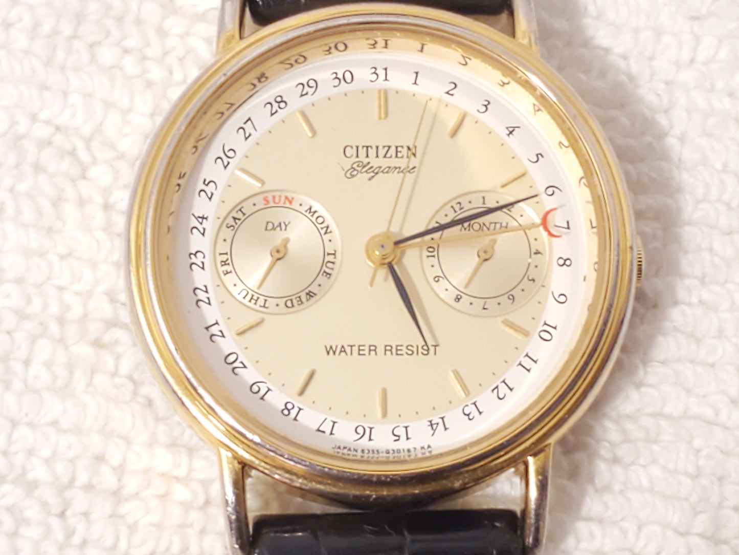 Vintage Citizen Elegance Men's Day Date Month Gold Tone Watch Black Leather Band