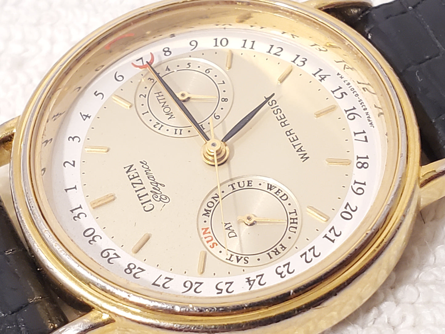 Vintage Citizen Elegance Men's Day Date Month Gold Tone Watch Black Leather Band