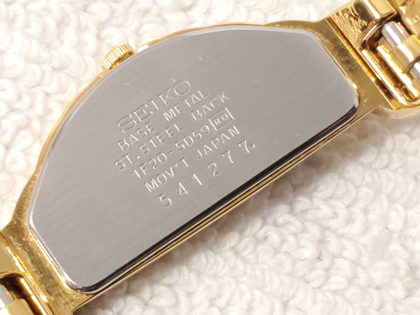 Vintage Seiko Half Moon Womens Quartz Watch Stainless Steel Base Metal Gold Tone