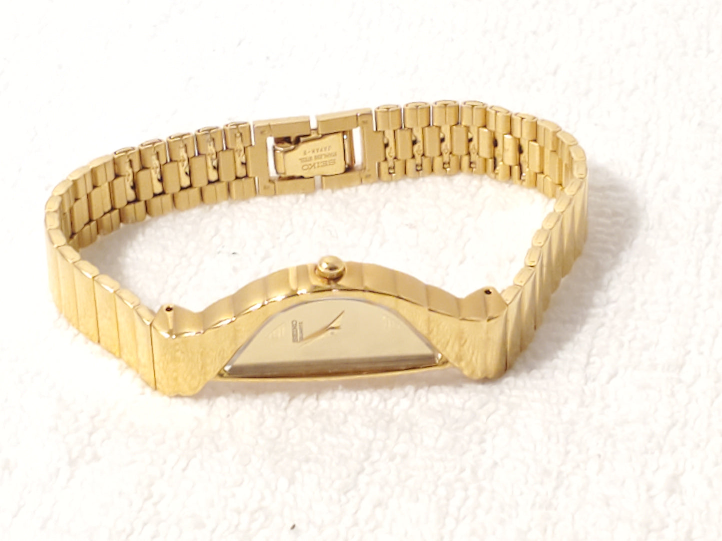 Vintage Seiko Half Moon Womens Quartz Watch Stainless Steel Base Metal Gold Tone