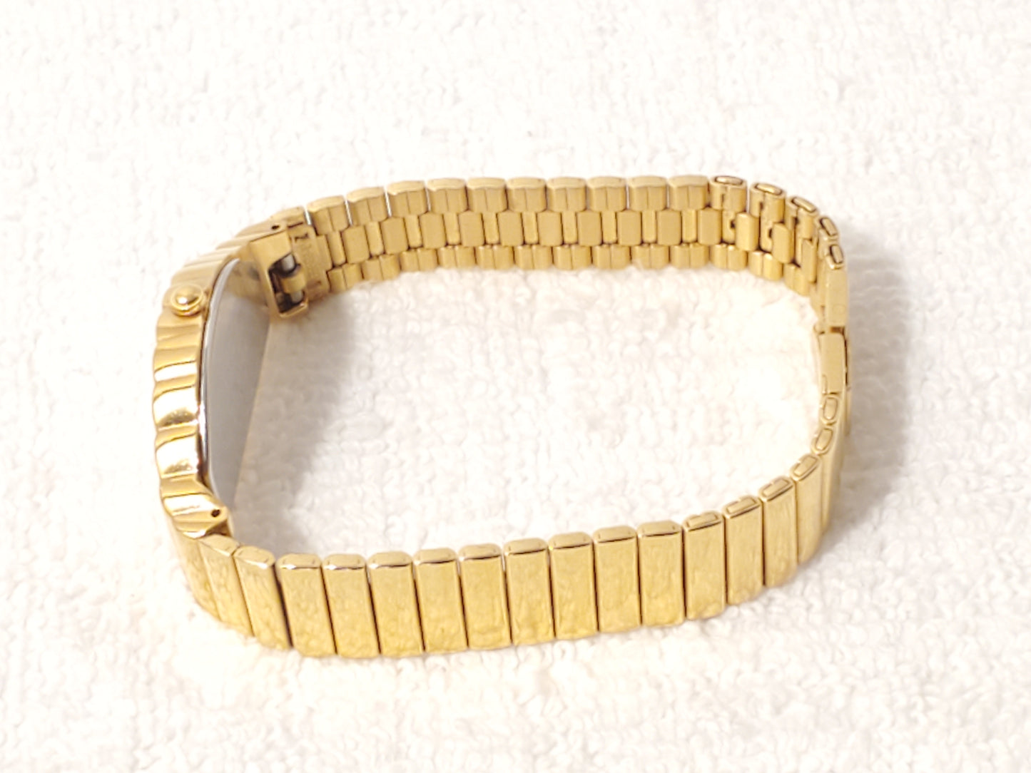 Vintage Seiko Half Moon Womens Quartz Watch Stainless Steel Base Metal Gold Tone