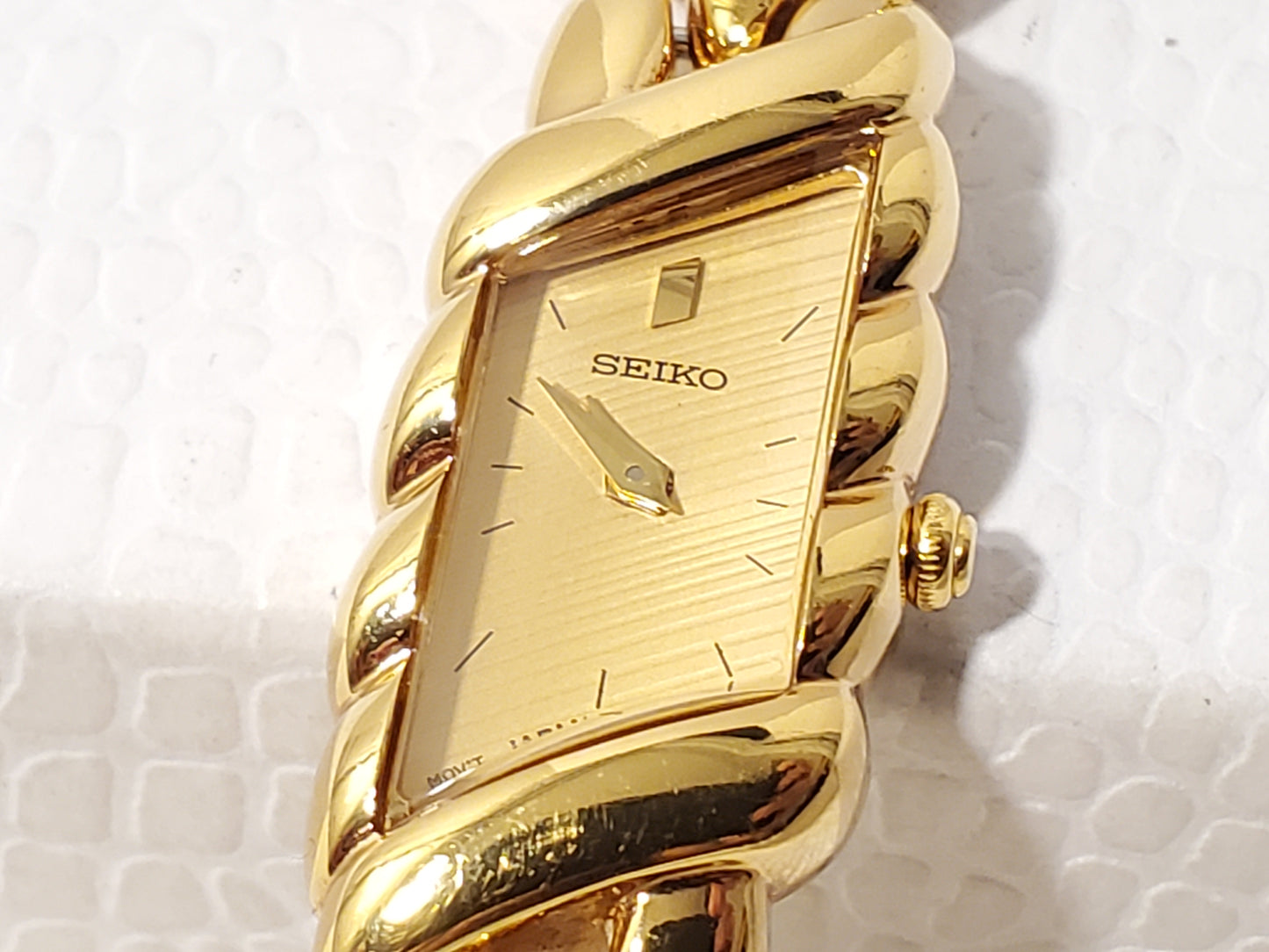 Vintage Seiko Women's Gold Tone Quartz Watch One Jewel Asymmetrical Case S Steel