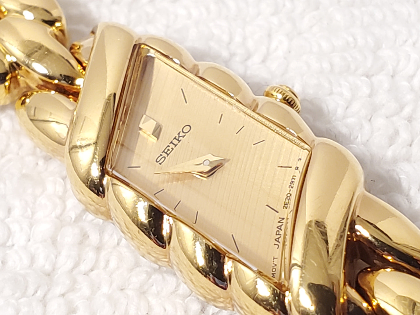 Vintage Seiko Women's Gold Tone Quartz Watch One Jewel Asymmetrical Case S Steel