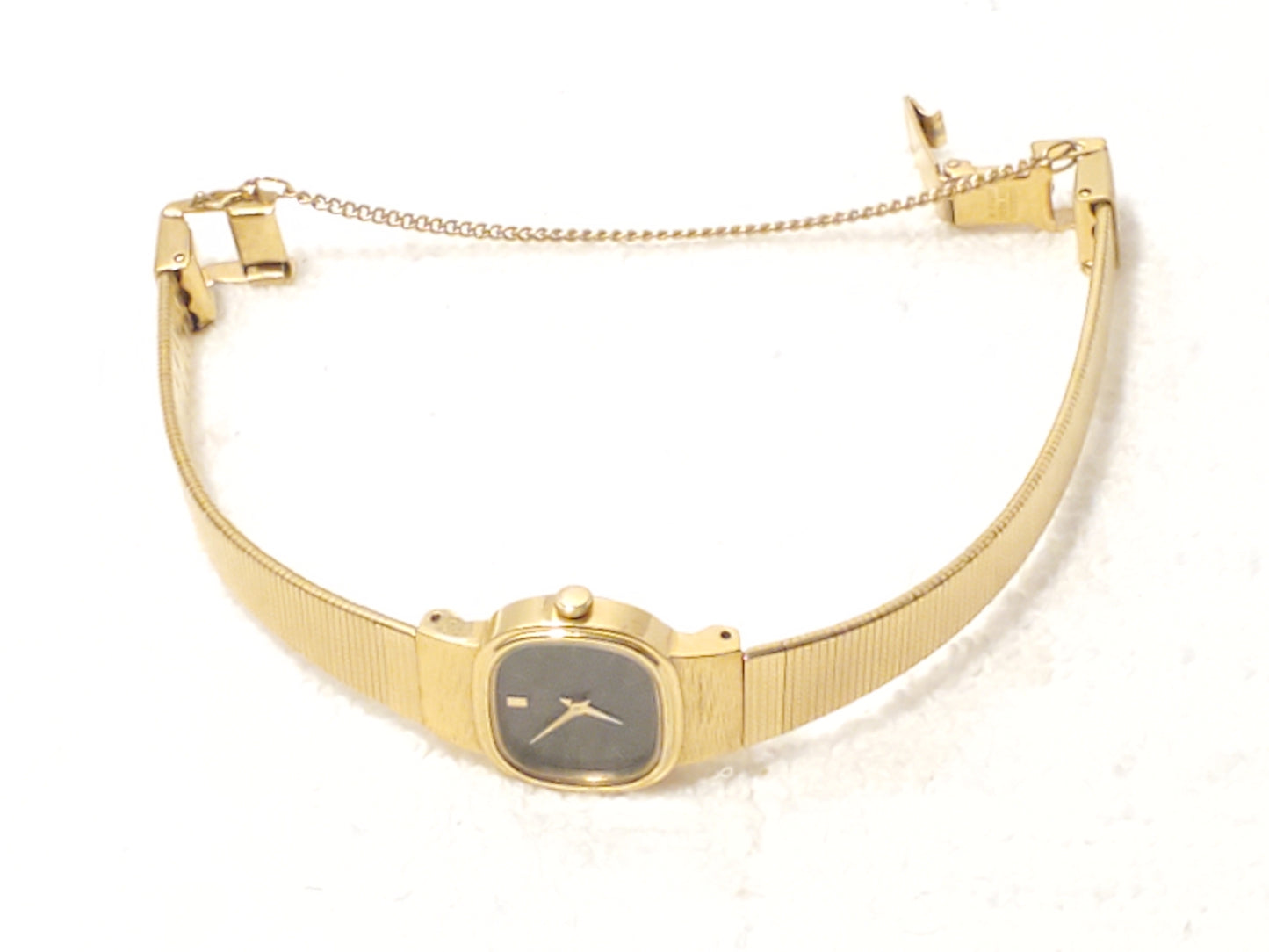 Vintage Seiko Women’s Gold Tone Quartz Watch Two Jewels Black Dial Base Metal