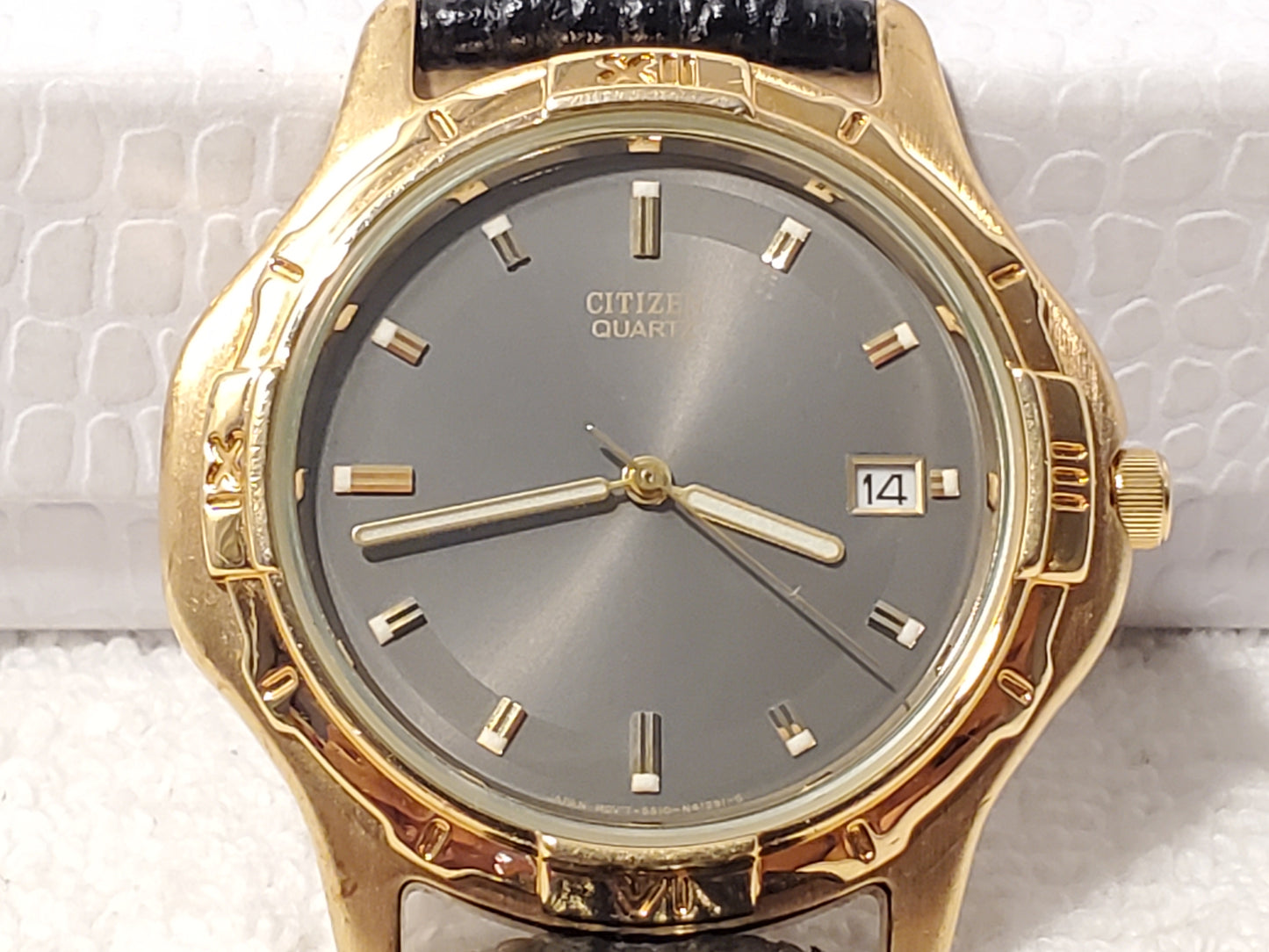 Vintage Citizen Men's Black Dial Date Quartz Watch Gold Plated Leather Strap SS