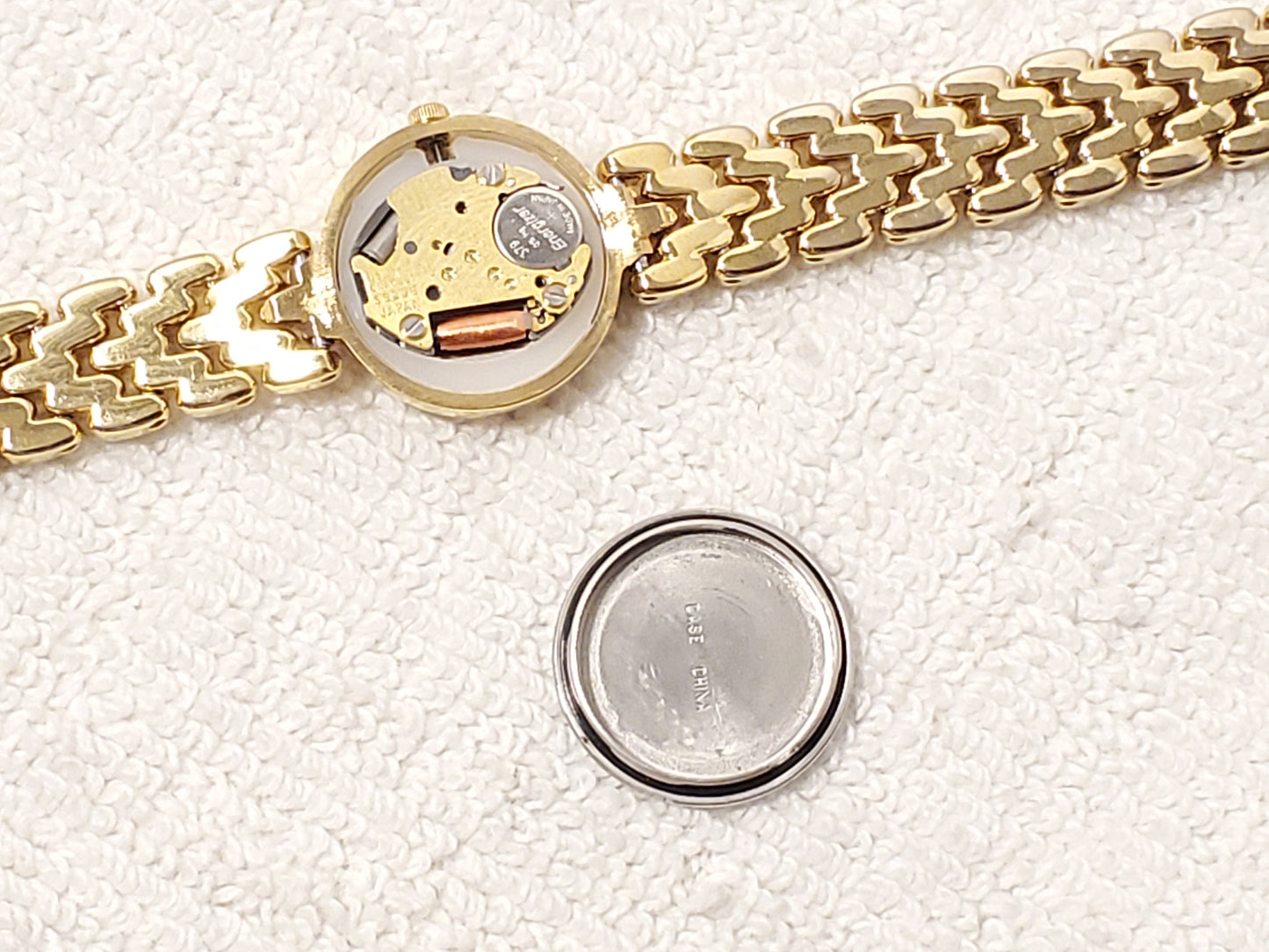 Vintage Citizen Women's Gold Tone Mother Pearl Dial Quartz Watch Stainless Steel