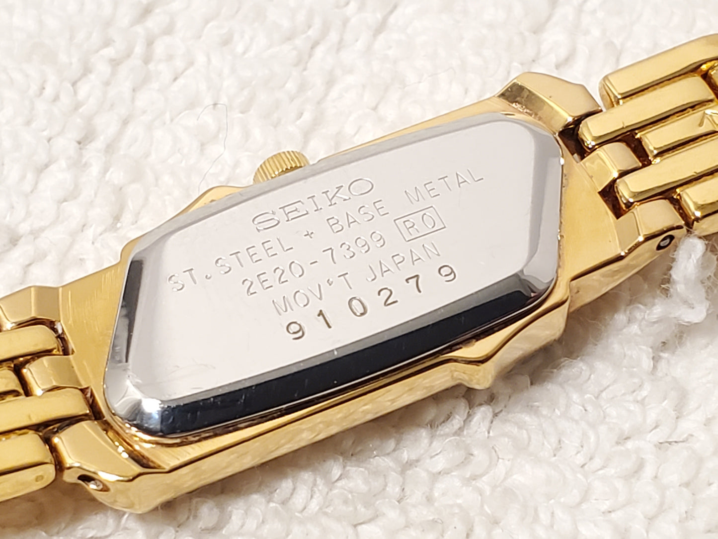 Vintage Seiko Gold Tone Diamonds Bezel Womens Watch Mother Pearl Dial One Jewel