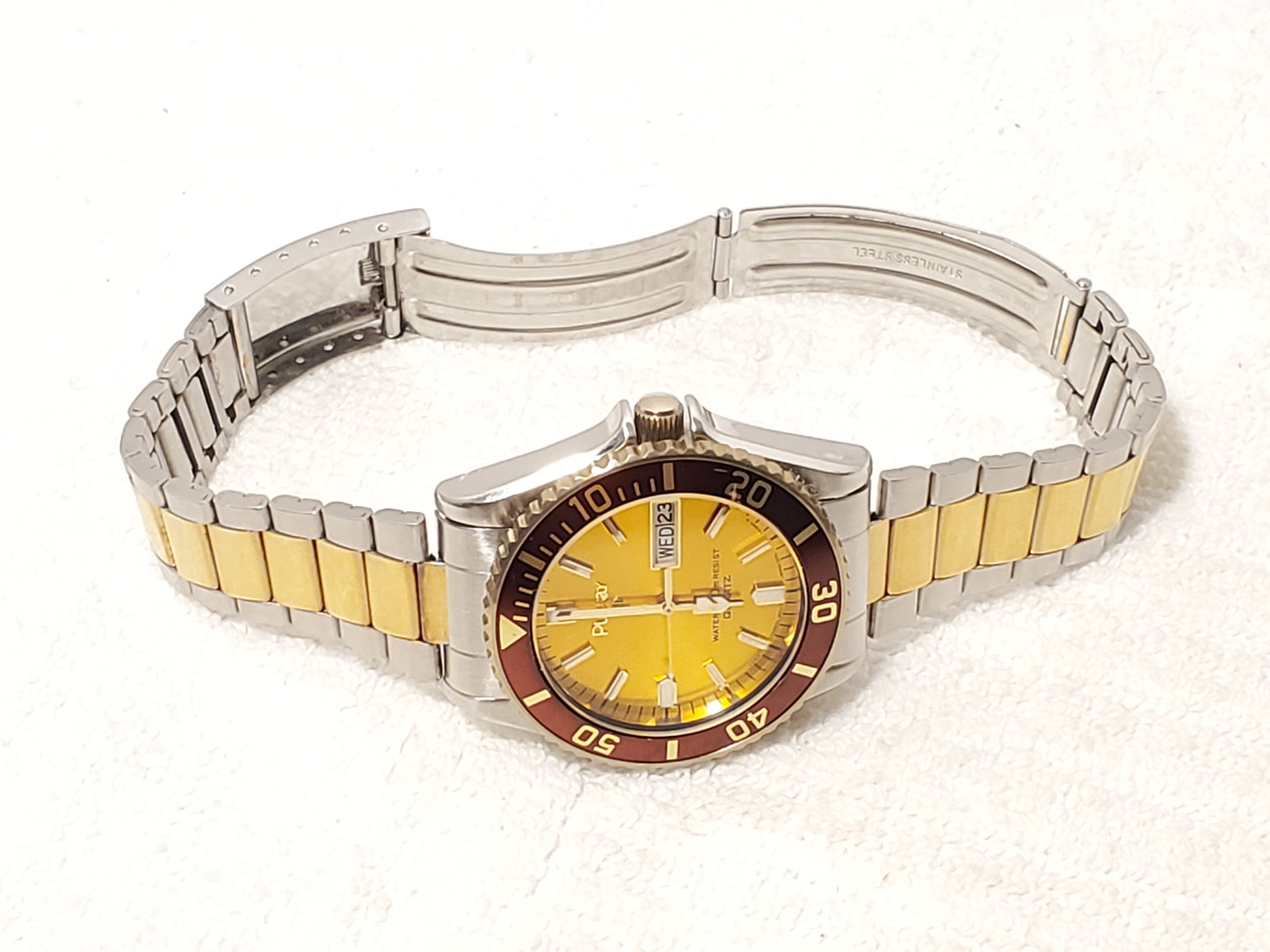 Vintage Pulsar by Seiko Men's Day Date Watch Yellow Dial Two Jewels Gold Tone SS