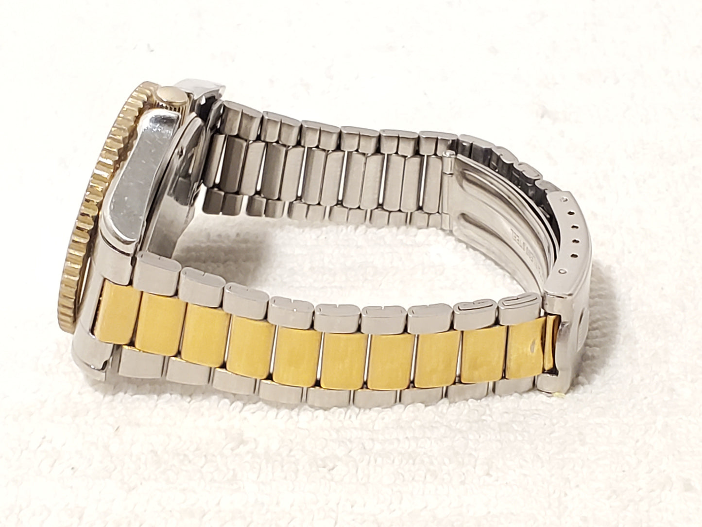 Vintage Pulsar by Seiko Men's Day Date Watch Yellow Dial Two Jewels Gold Tone SS