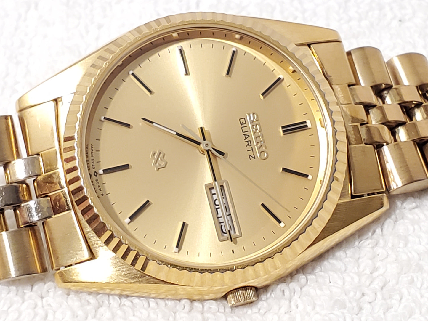 Vintage Seiko SQ Men's Presidential Day Date Gold Tone Watch One Jewel S Steel