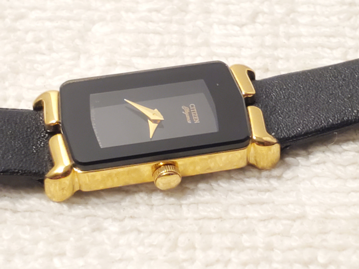 Vintage Citizen Women's Quartz Watch Gold Plated Black Dial Leather Strap Petite