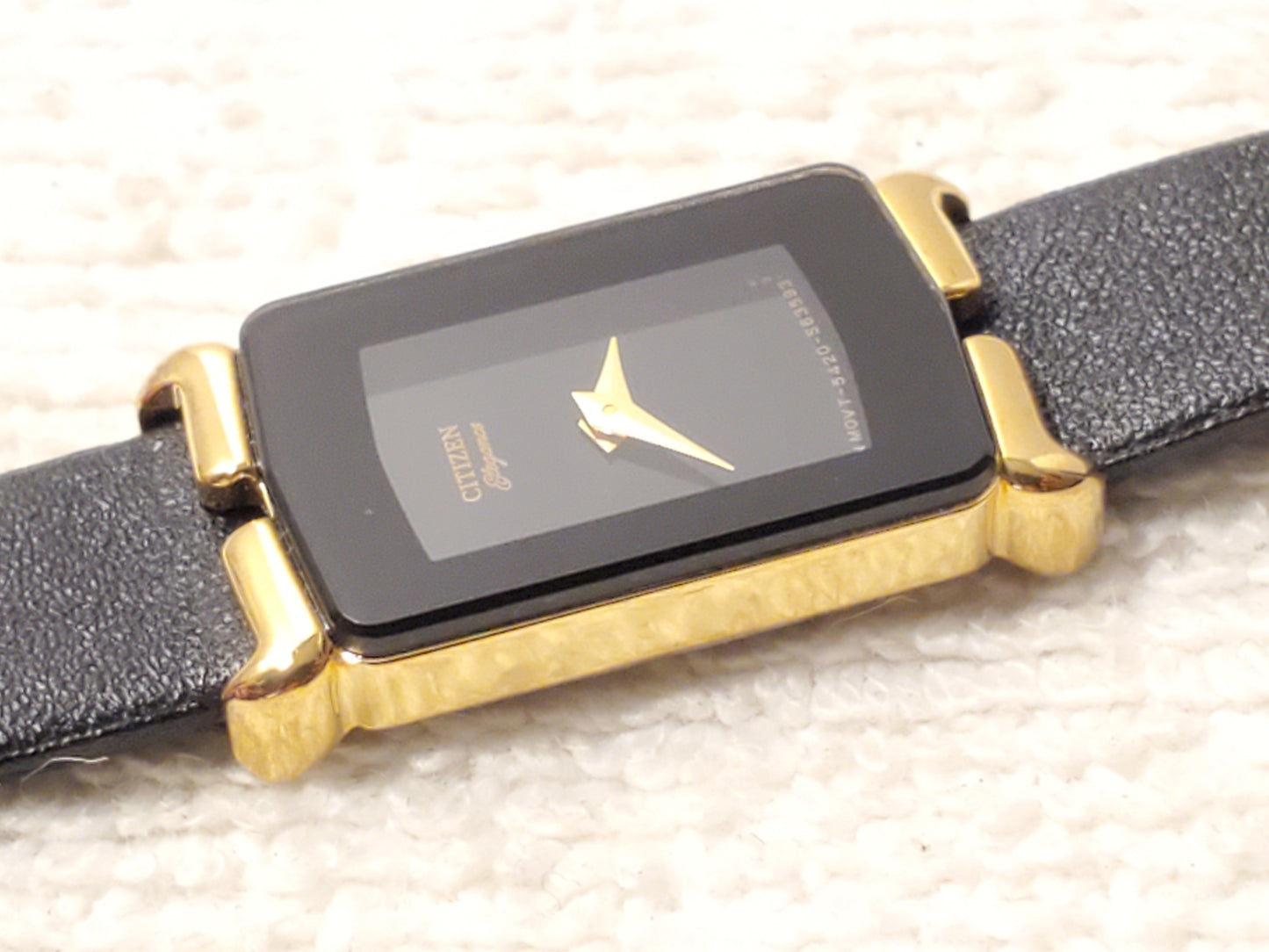 Vintage Citizen Women's Quartz Watch Gold Plated Black Dial Leather Strap Petite