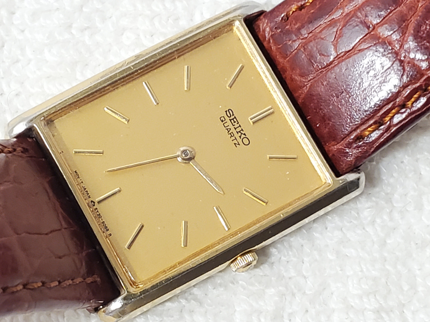 Vintage Seiko Men's Tank Quartz Watch Gold Dial Brown Leather Strap One Jewels
