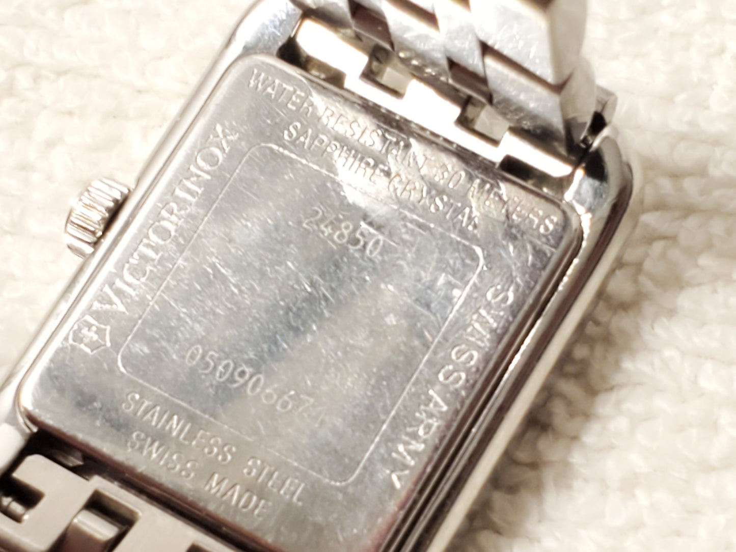 Victorinox Swiss Army Womens Tank Diamonds Bezel Watch 5 Jewels Sapphire Crystal