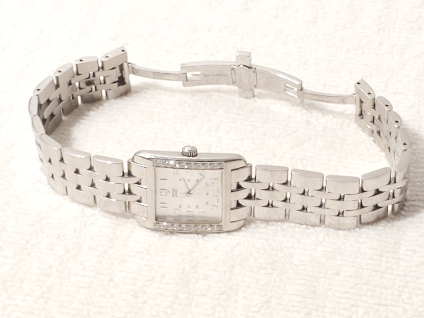 Victorinox Swiss Army Womens Tank Diamonds Bezel Watch 5 Jewels Sapphire Crystal