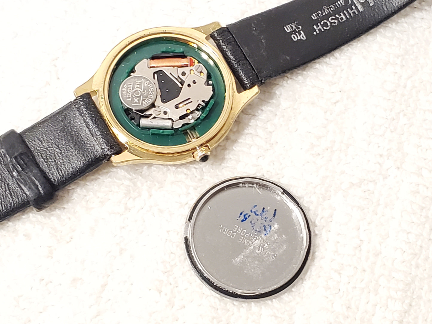 Vintage Seiko Women's Day Date Watch Gold Tone Roman Numerals Black Leather Band