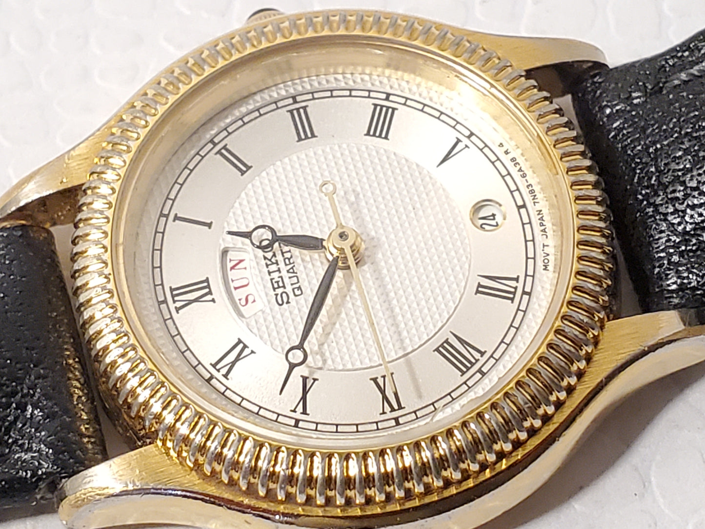 Vintage Seiko Women's Day Date Watch Gold Tone Roman Numerals Black Leather Band