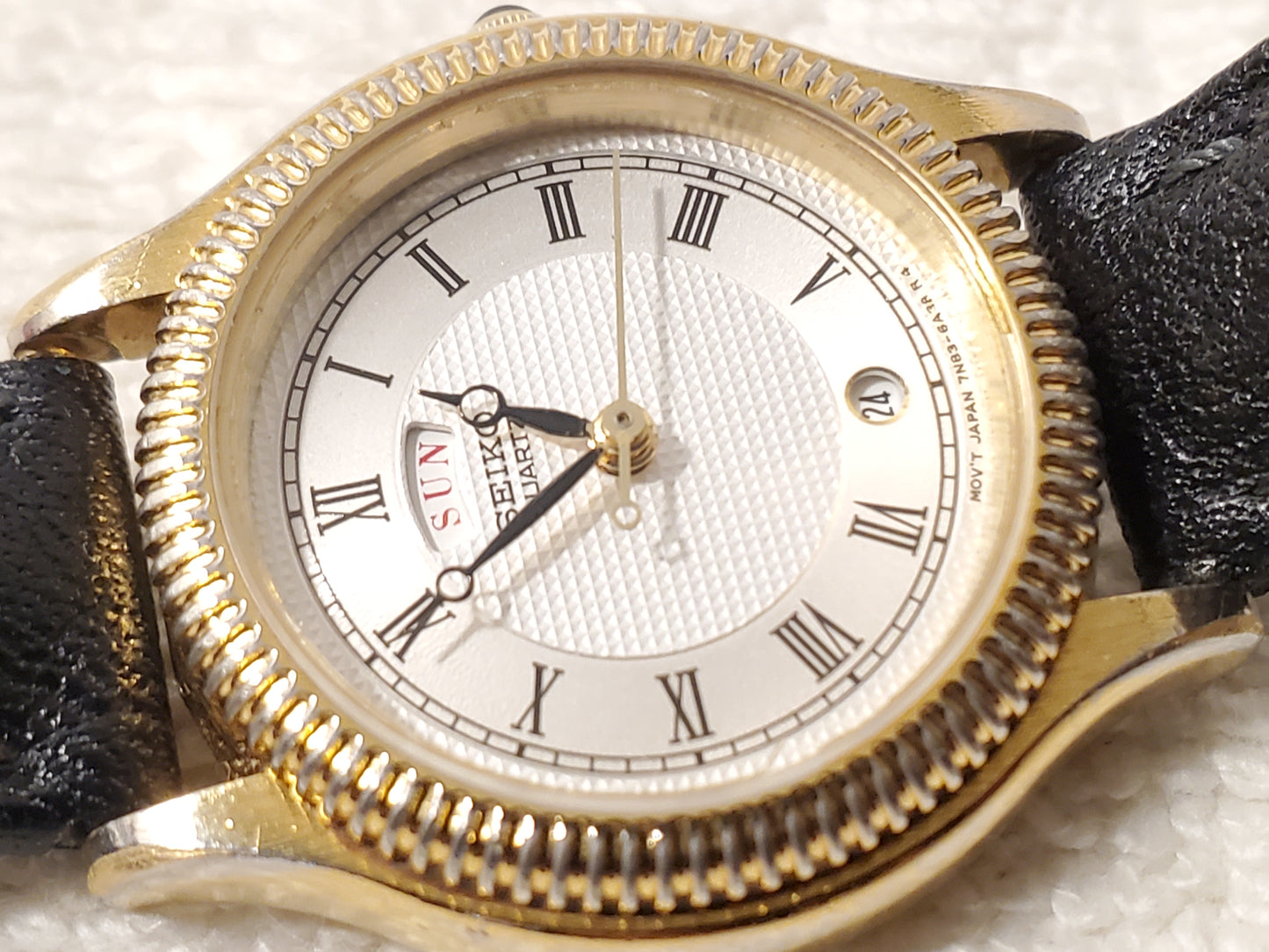 Vintage Seiko Women's Day Date Watch Gold Tone Roman Numerals Black Leather Band