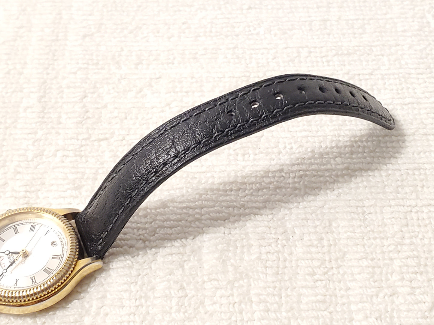 Vintage Seiko Women's Day Date Watch Gold Tone Roman Numerals Black Leather Band