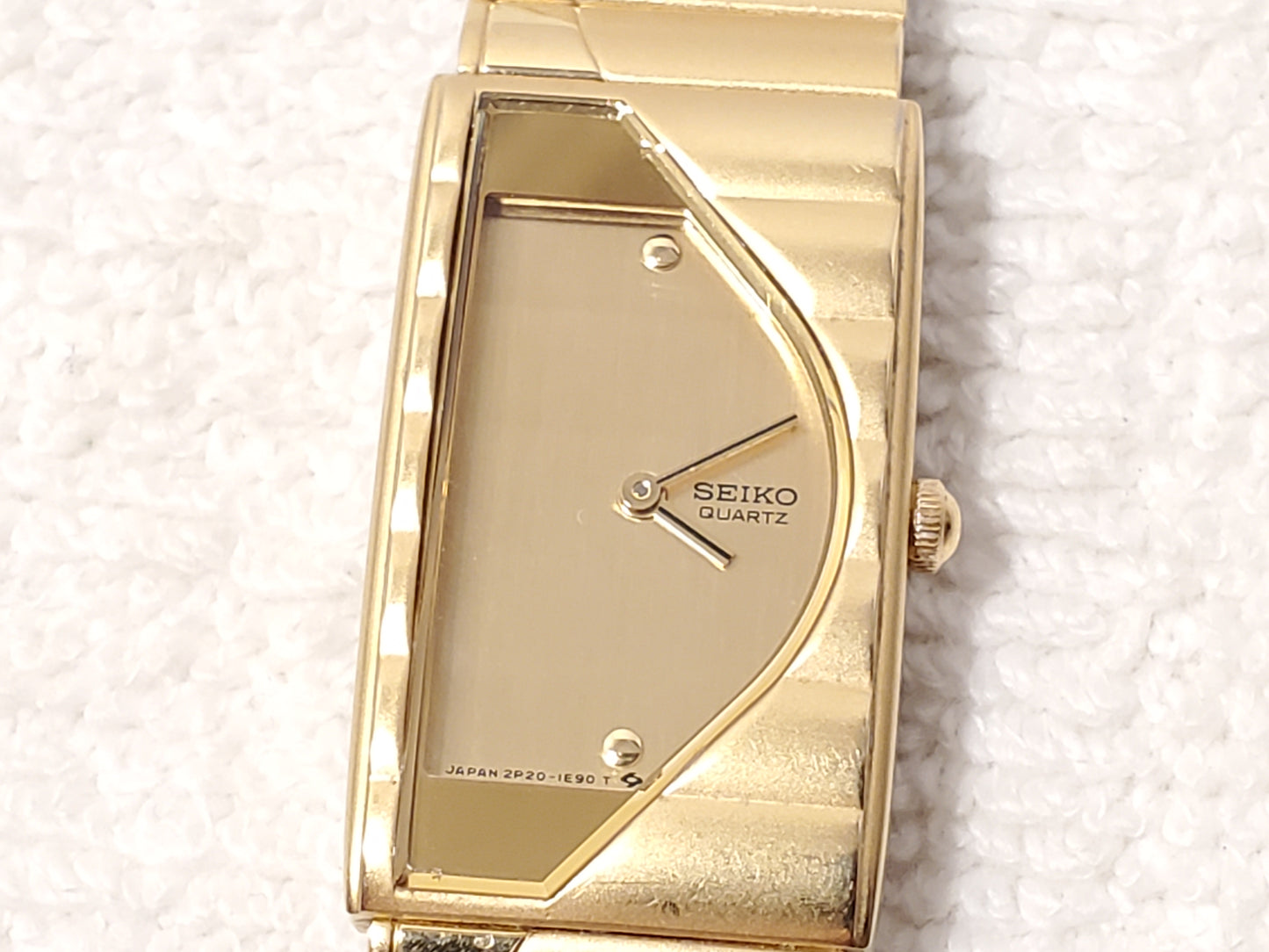Vintage Seiko Half Moon Gold Tone Womens Quartz Watch Two Jewels Stainless Steel