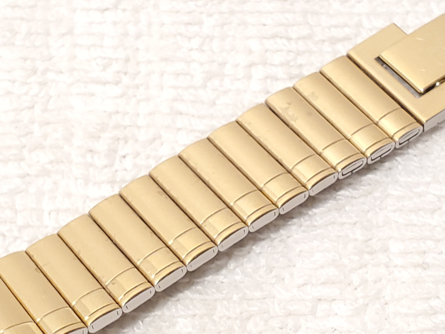 Vintage Seiko Half Moon Gold Tone Womens Quartz Watch Two Jewels Stainless Steel