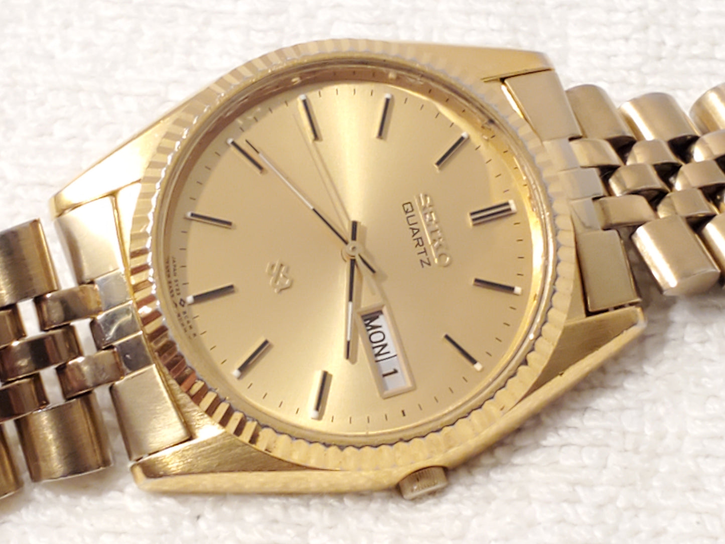 Vintage Seiko SQ Men's Presidential Day Date Gold Tone Watch One Jewel S Steel