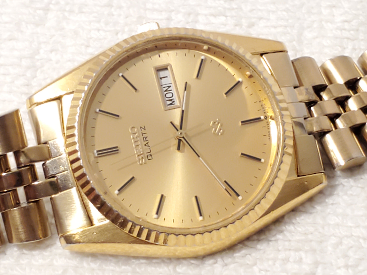 Vintage Seiko SQ Men's Presidential Day Date Gold Tone Watch One Jewel S Steel