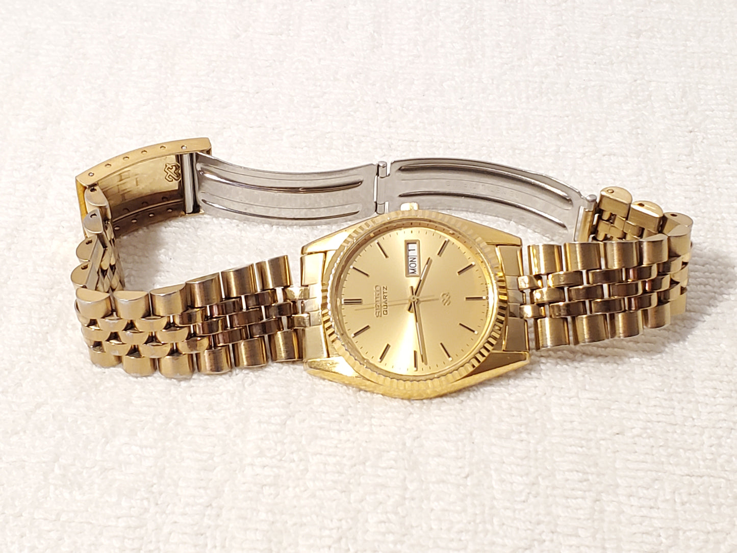 Vintage Seiko SQ Men's Presidential Day Date Gold Tone Watch One Jewel S Steel