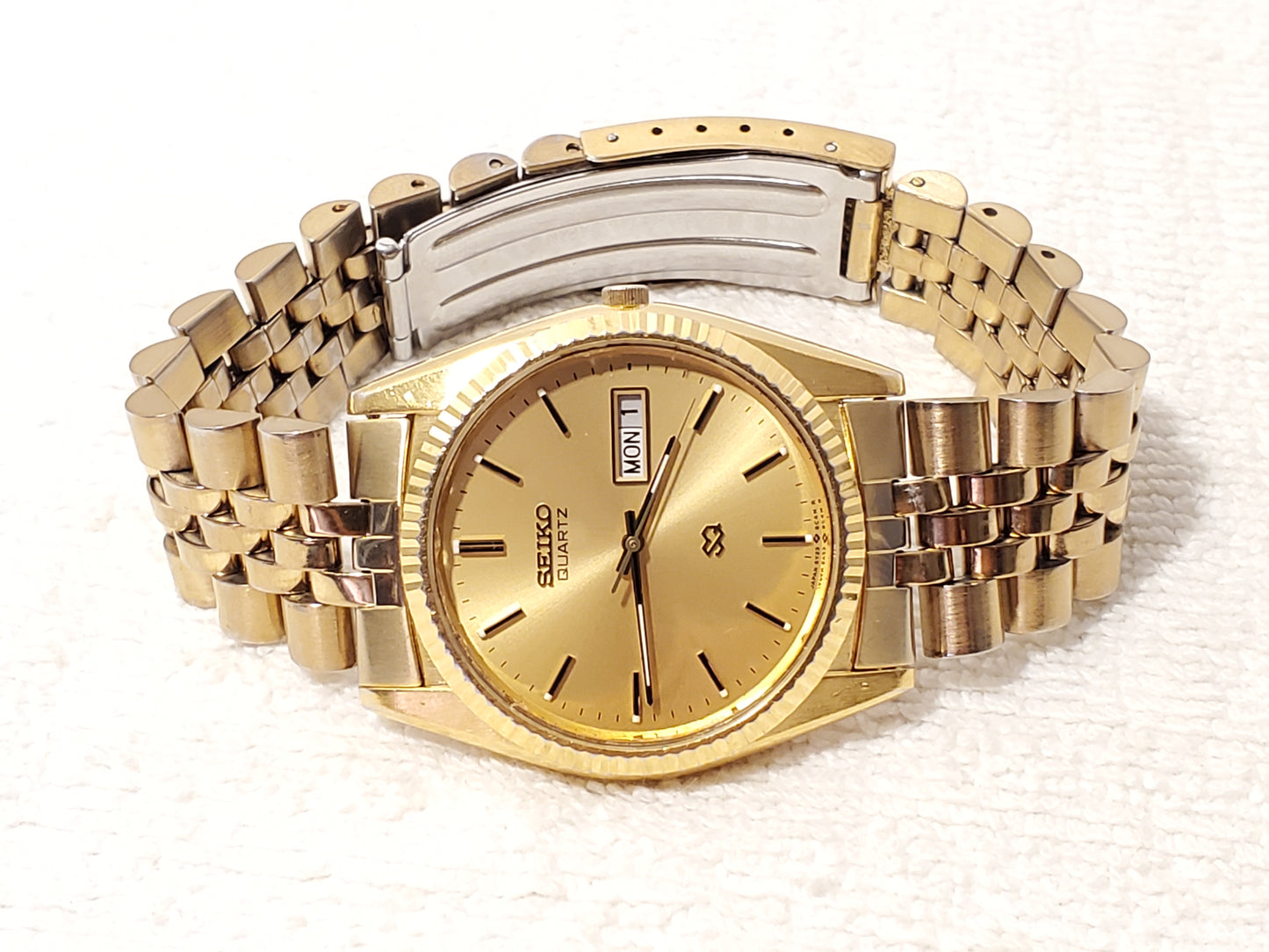 Vintage Seiko SQ Men's Presidential Day Date Gold Tone Watch One Jewel S Steel