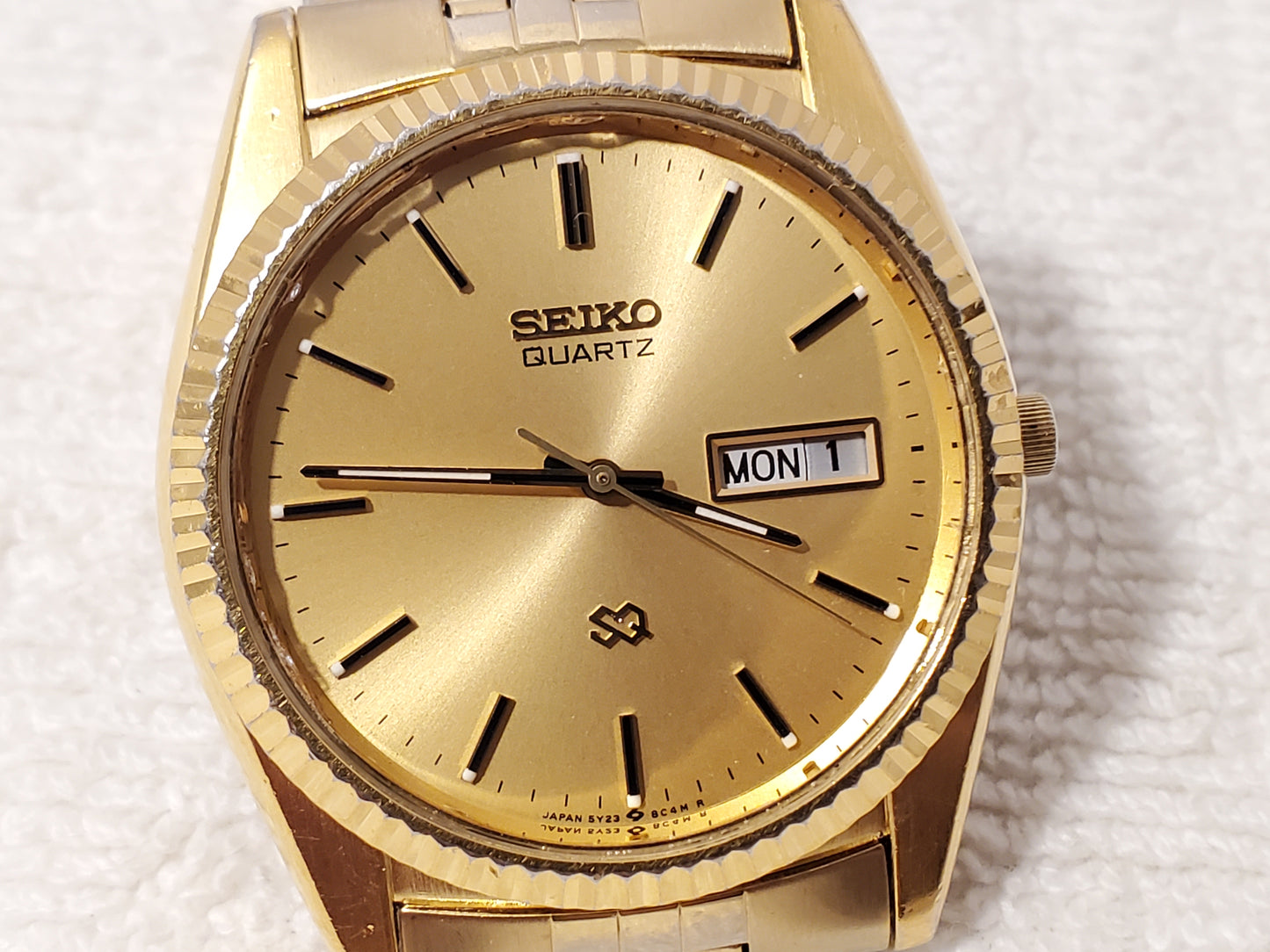 Vintage Seiko SQ Men's Presidential Day Date Gold Tone Watch One Jewel S Steel