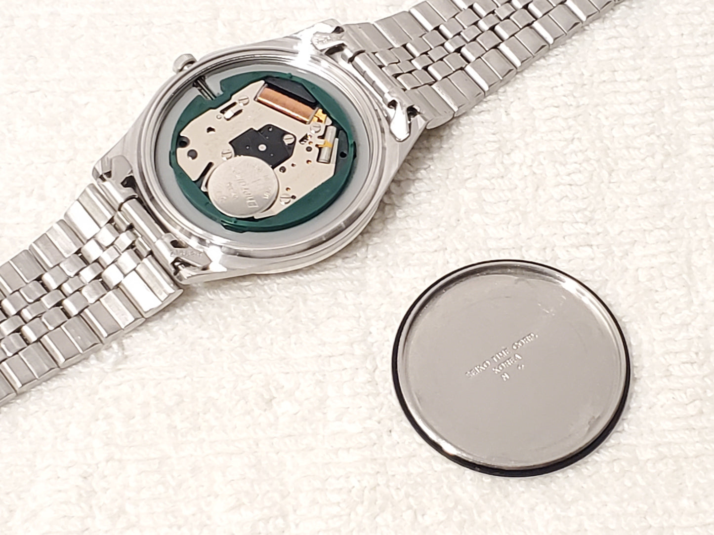 Vintage Seiko SQ Men's Silver Dial Day Date Watch Stainless Steel One Jewel